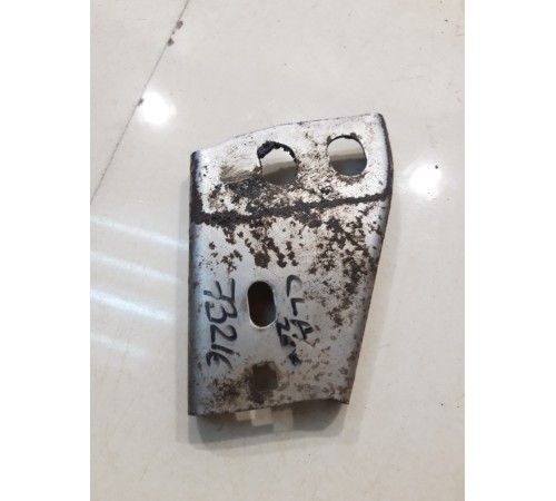 Кронштейн переднего бампера