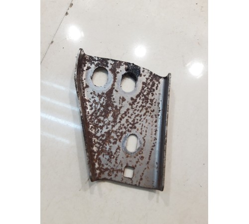 Кронштейн переднего бампера