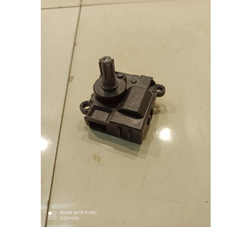 Моторчик привода заслонки отопителя