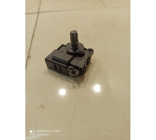 Моторчик привода заслонки отопителя