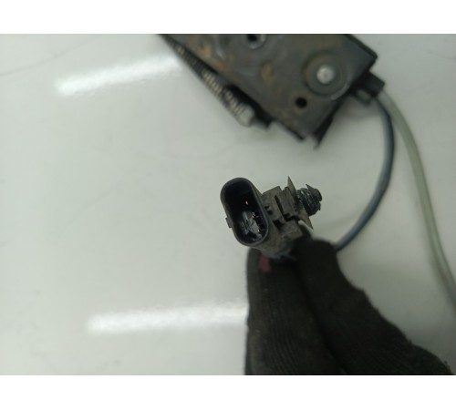 Замок капота