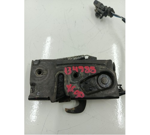 Замок капота