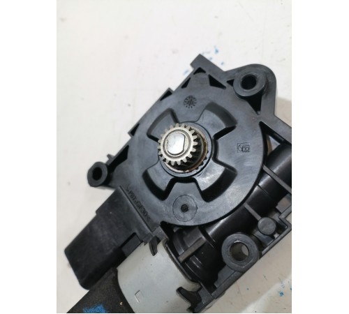 Моторчик люка крыши задний