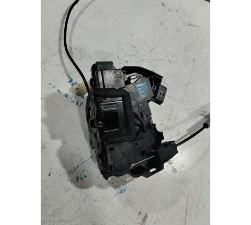 Замок двери передний левый