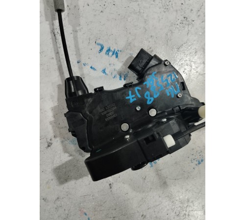 Замок двери передний левый