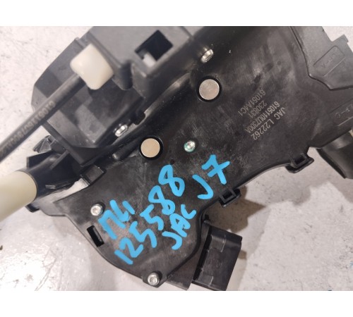 Замок двери передний левый