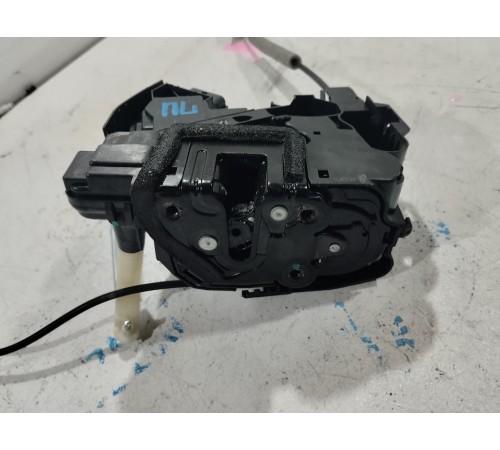 Замок двери передний левый