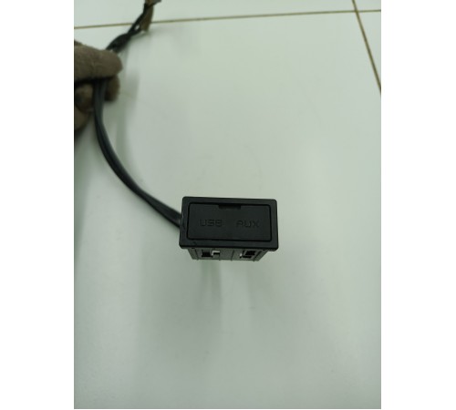Разъем USB AUX