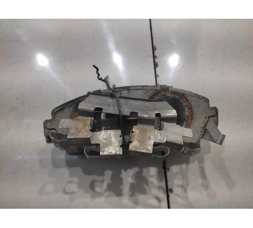 Тормозные колодки (передние правые)