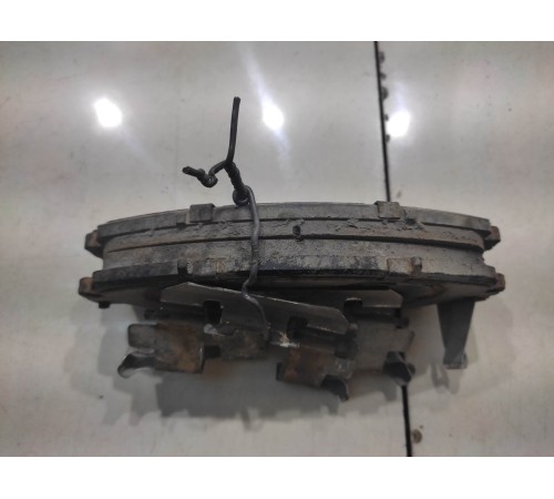 Тормозные колодки (передние правые)