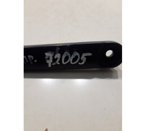 Поводок стеклоочистителя (правый)