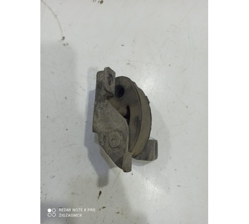 Кронштейн глушителя