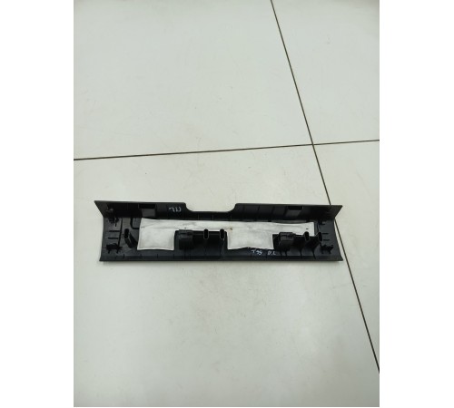 Накладка порога передняя левая