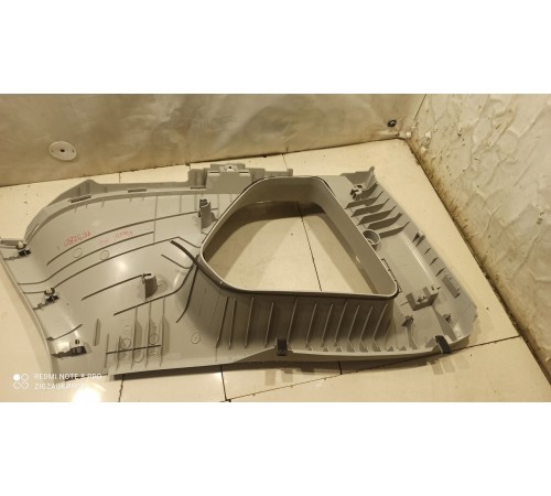 Обшивка задней стойки (левая)