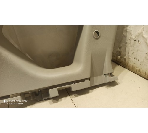 Обшивка задней стойки (левая)