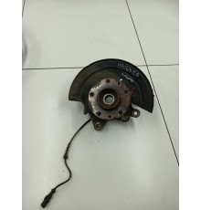 Кулак поворотный передний правый