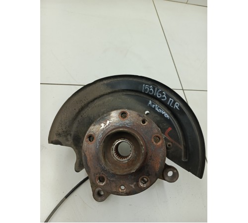 Кулак поворотный передний правый