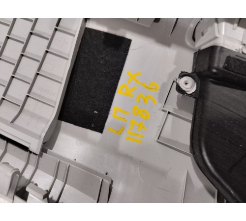 Обшивка центральной стойки левая верхняя