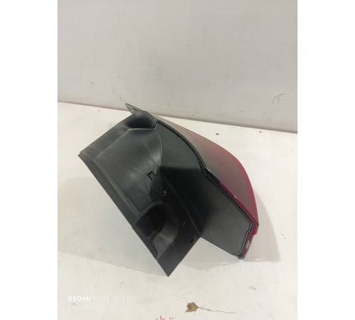 Фонарь задний правый наружный