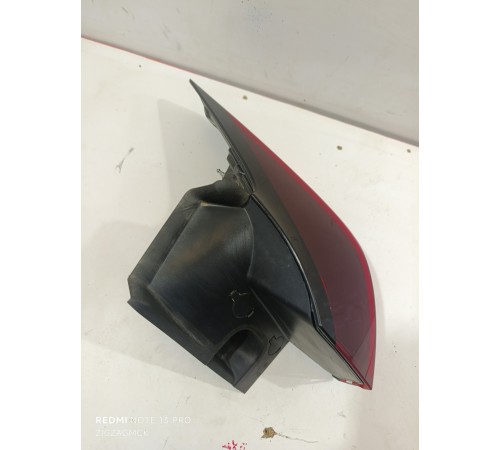 Фонарь задний правый наружный