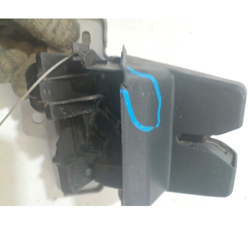 Замок багажника