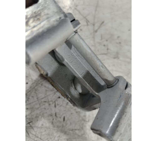 Петли крышки багажника