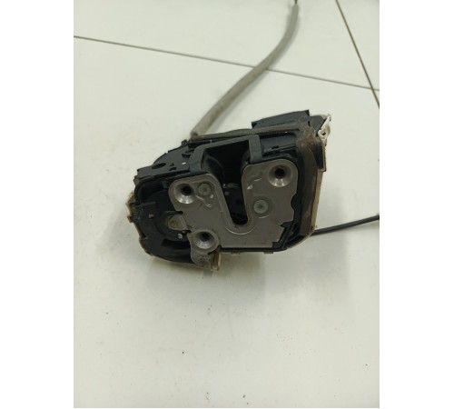 Замок двери передний правый