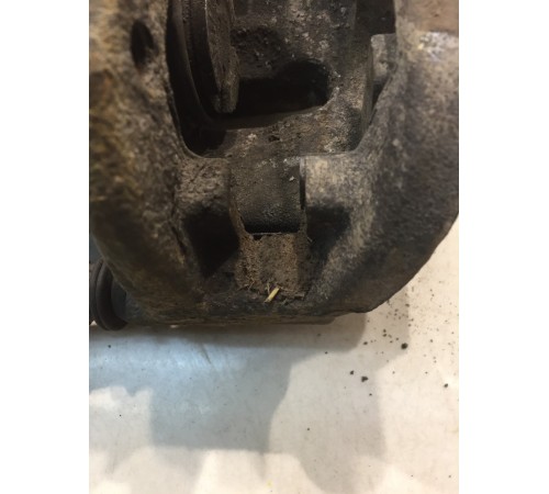 Суппорт (задний, правый)