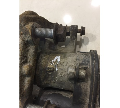 Суппорт (задний, правый)