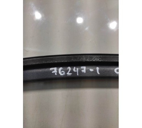 Уплотнитель заднего глухого стекла(правый)