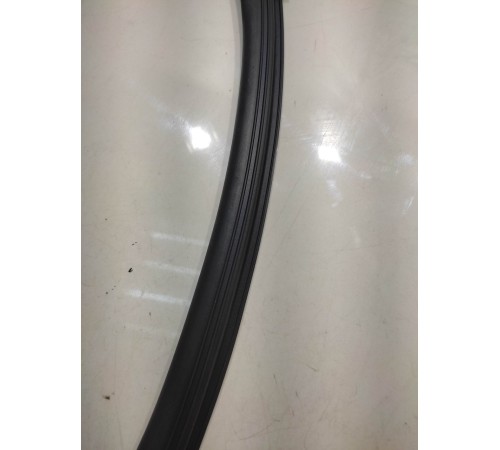 Уплотнитель заднего глухого стекла(правый)