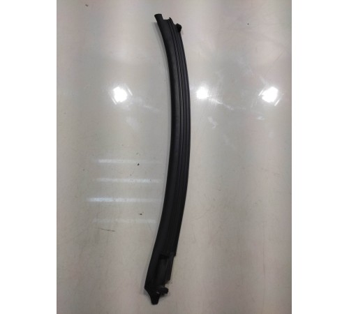 Уплотнитель заднего глухого стекла(правый)