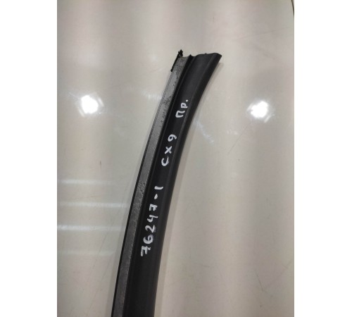 Уплотнитель заднего глухого стекла(правый)