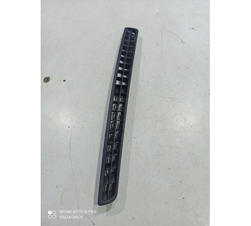 Дефлектор размораживателя ветрового стекла левый