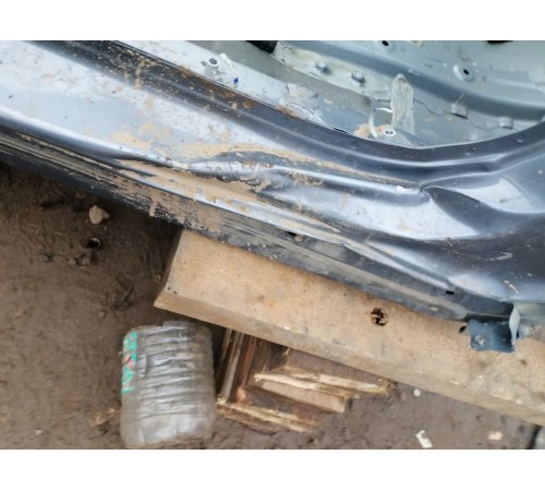 Порог правый с центральной стойкой