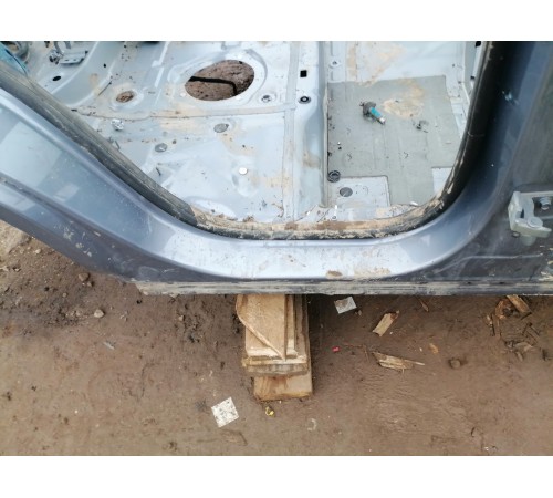 Порог правый с центральной стойкой