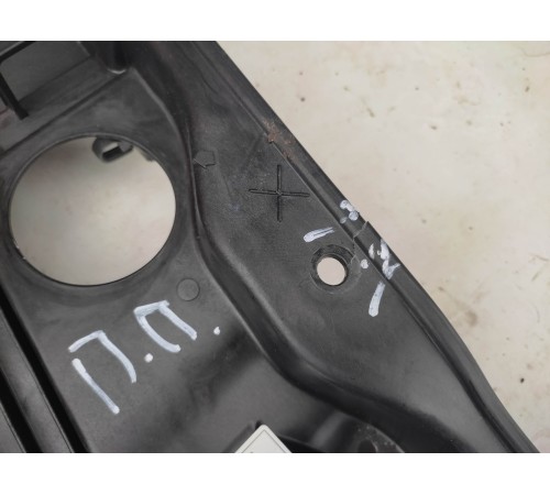 Стеклоподъемник (передний правый)