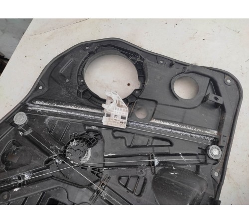 Стеклоподъемник (передний правый)