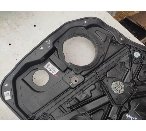 Стеклоподъемник (передний правый)