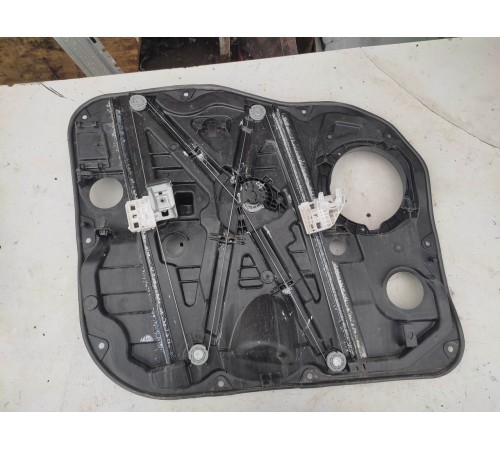 Стеклоподъемник (передний правый)