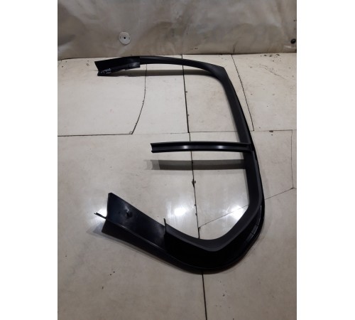 Накладка стекла двери (задняя левая)