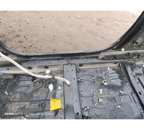 Порог со стойкой правый