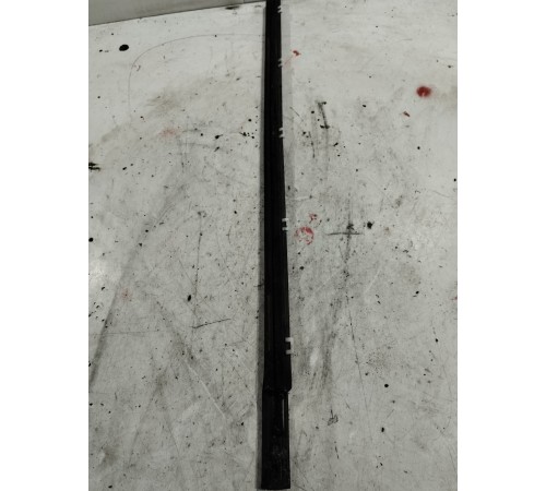 Уплотнитель стекла (передний левый наружный)