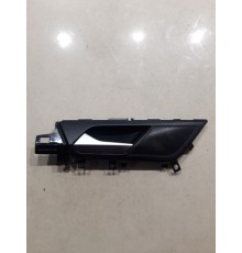 Ручка двери (задняя левая внутренняя)