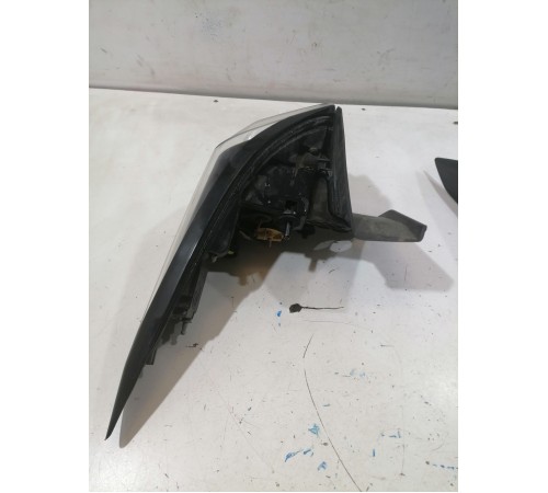 Фонарь задний правый наружный