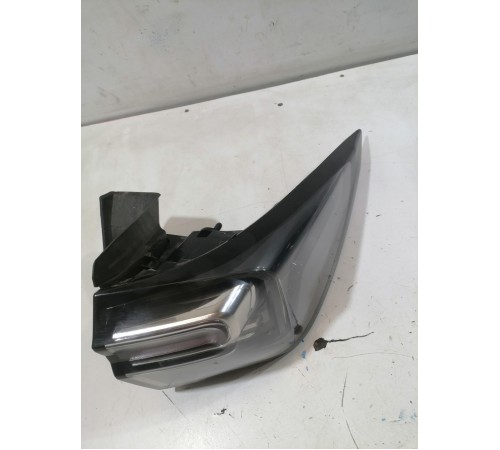 Фонарь задний правый наружный