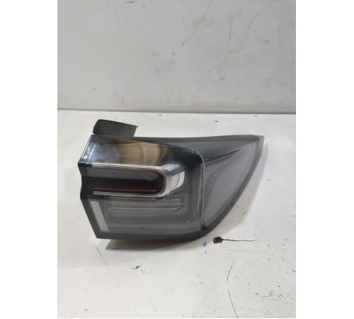 Фонарь задний правый наружный