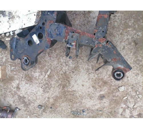 Балка подвески задняя, подрамник