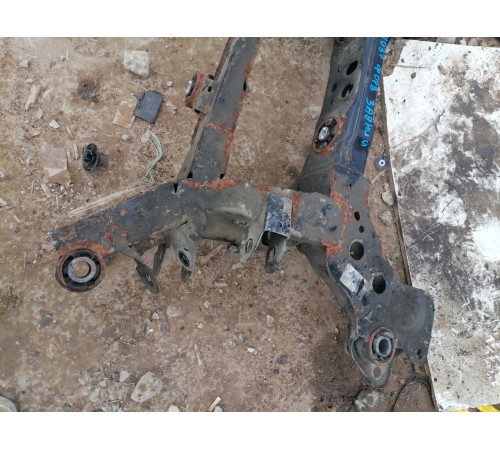 Балка подвески задняя, подрамник