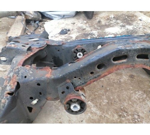 Балка подвески задняя, подрамник